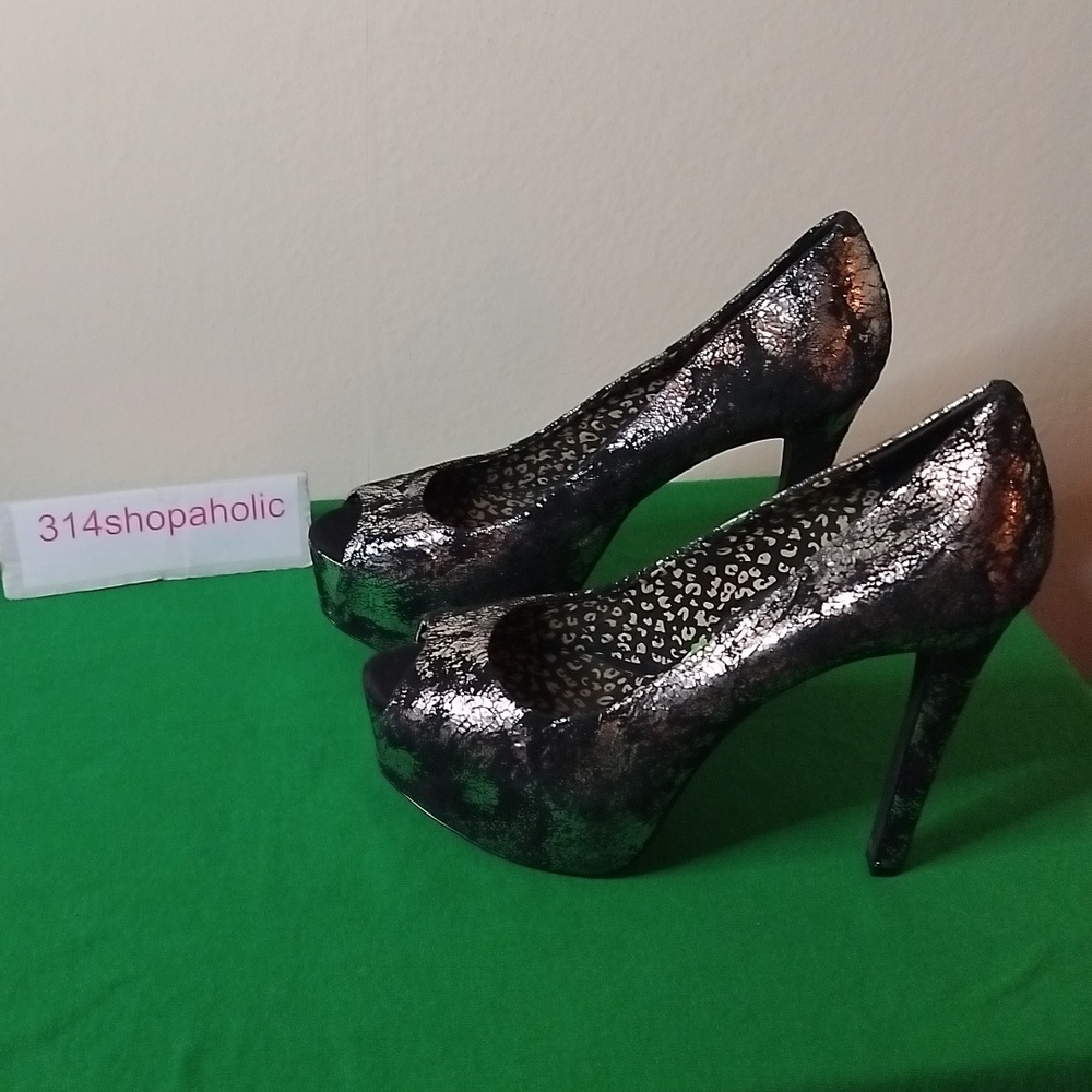 Jessica Simpson Black / Silver Metallic Peep-Toe Platform Pumps